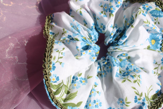 Chouchou fleur bleu