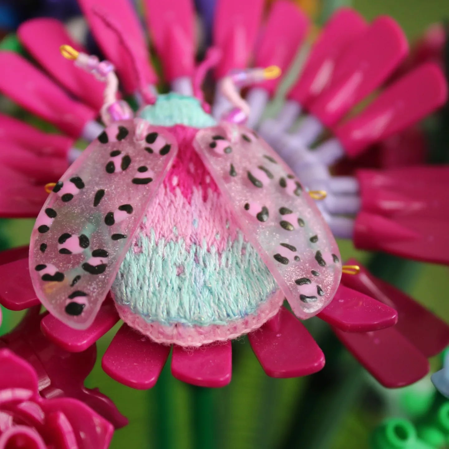 Broche scarabée " Pink Leopardo"