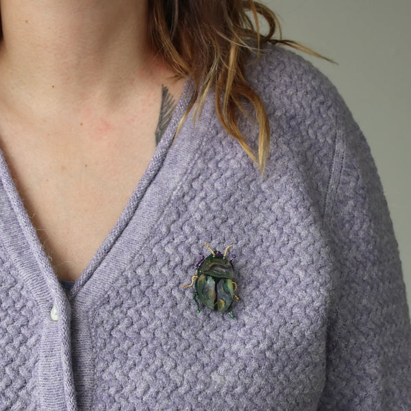 Broche scarabée "Green Marble"