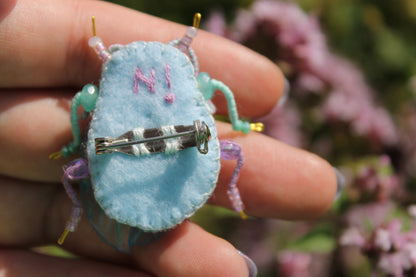 Broche scarabée "Mermaid wave"
