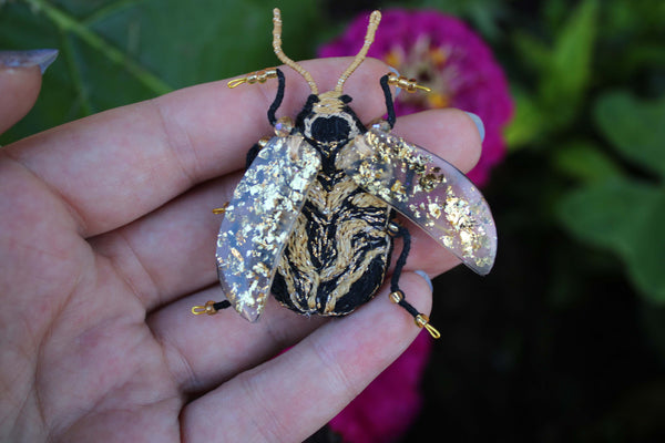 Broche scarabée "Goldy"