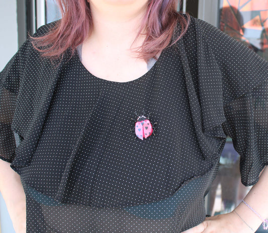 Broche scarabée "Ladybug"