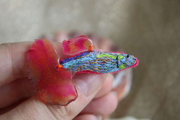 Broche " cutie guppy"