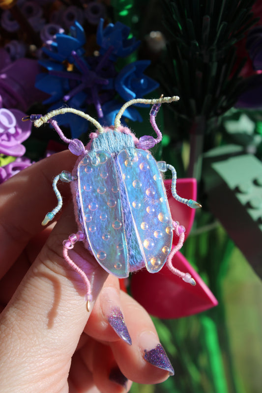 Broche scarabée "Sweet pastel"