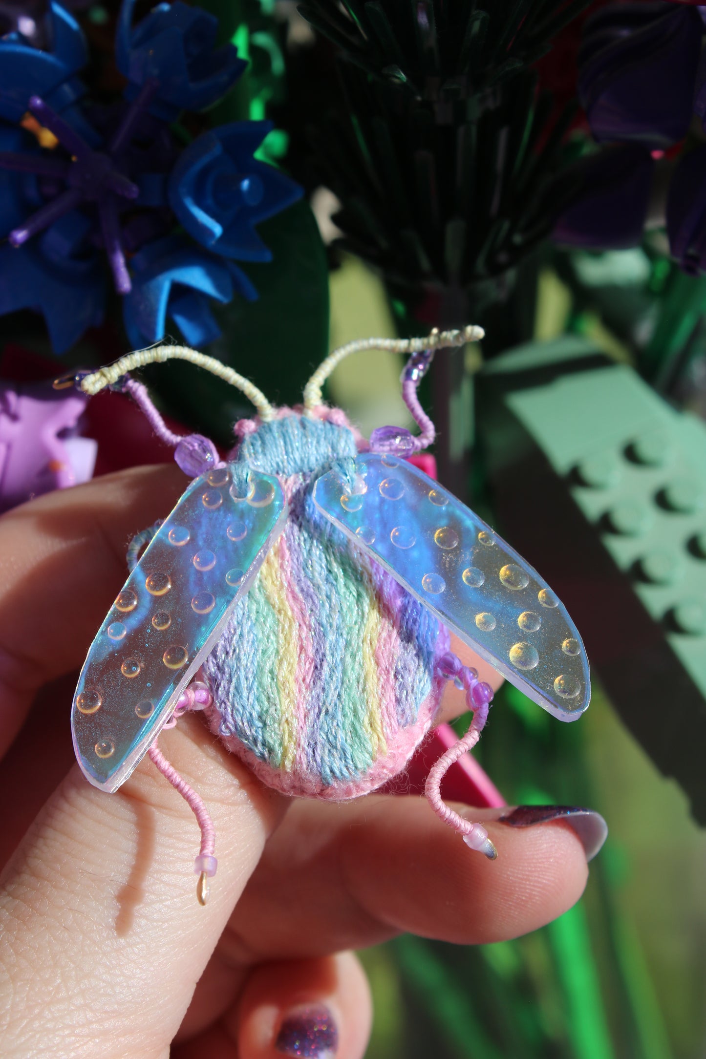 Broche scarabée "Sweet pastel"