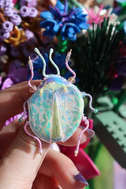 Broche scarabée "Suncatcher"