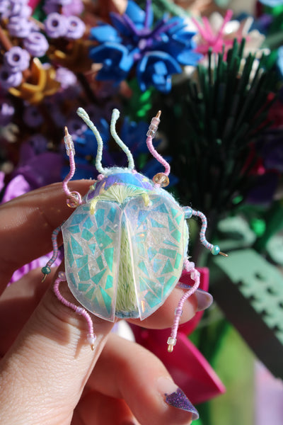 Broche scarabée "Suncatcher"