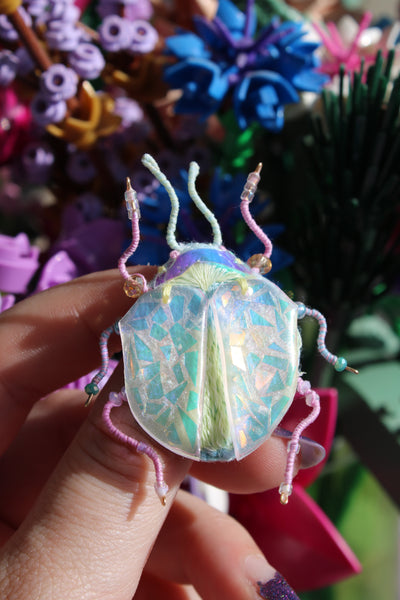 Broche scarabée "Suncatcher"