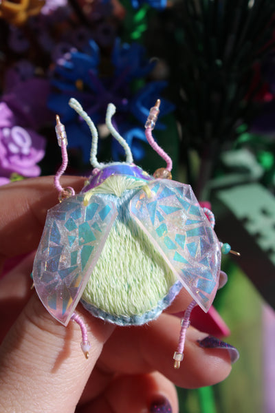 Broche scarabée "Suncatcher"