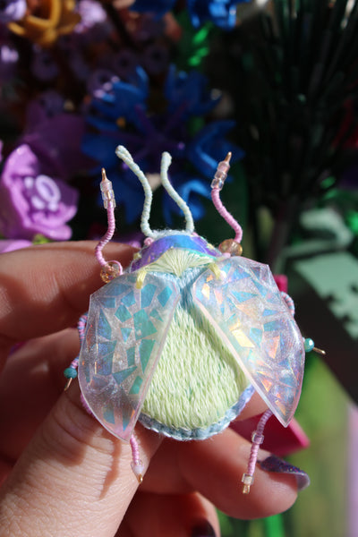 Broche scarabée "Suncatcher"