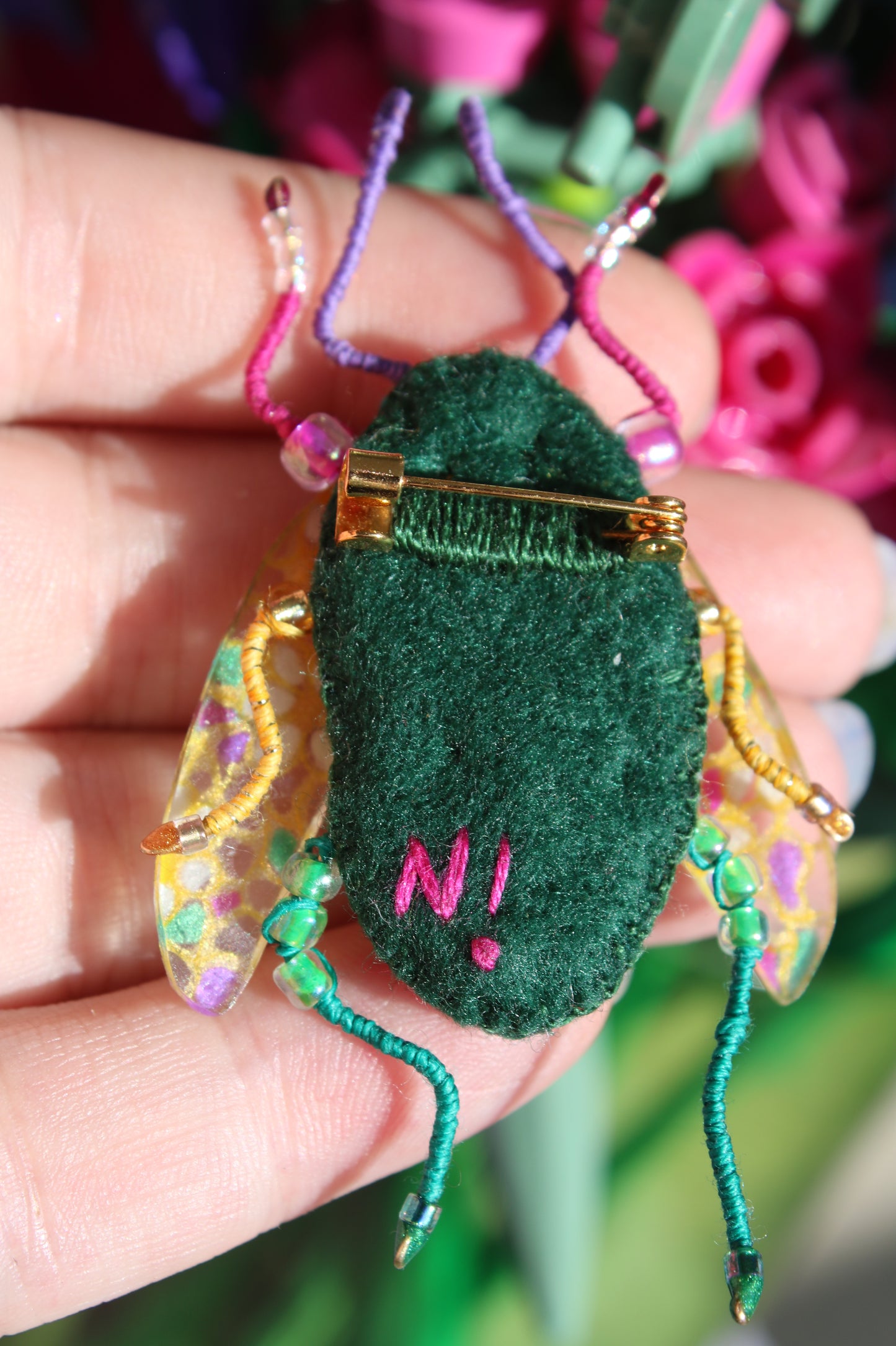 Broche scarabée "Windows lights"