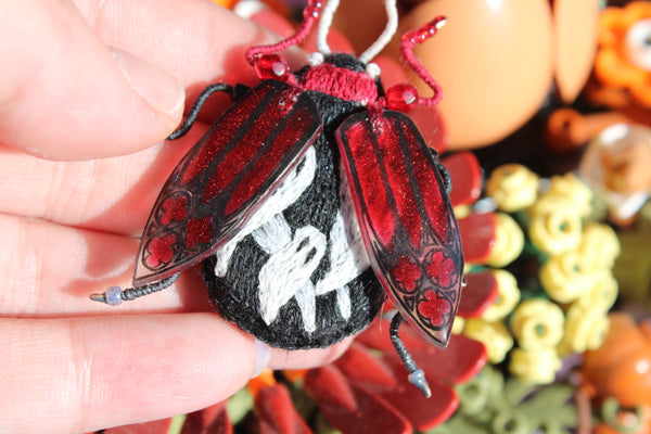 Broche scarabée " Scaragoth"
