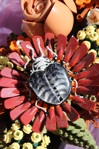 Broche scarabée "Skelton"