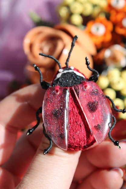 Broche scarabée "Ladybug"