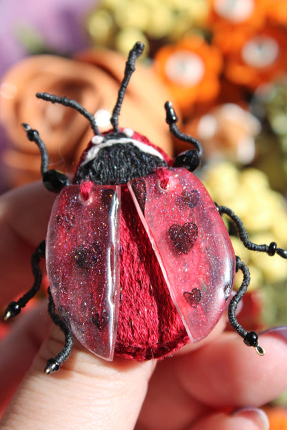 Broche scarabée "Ladybug"