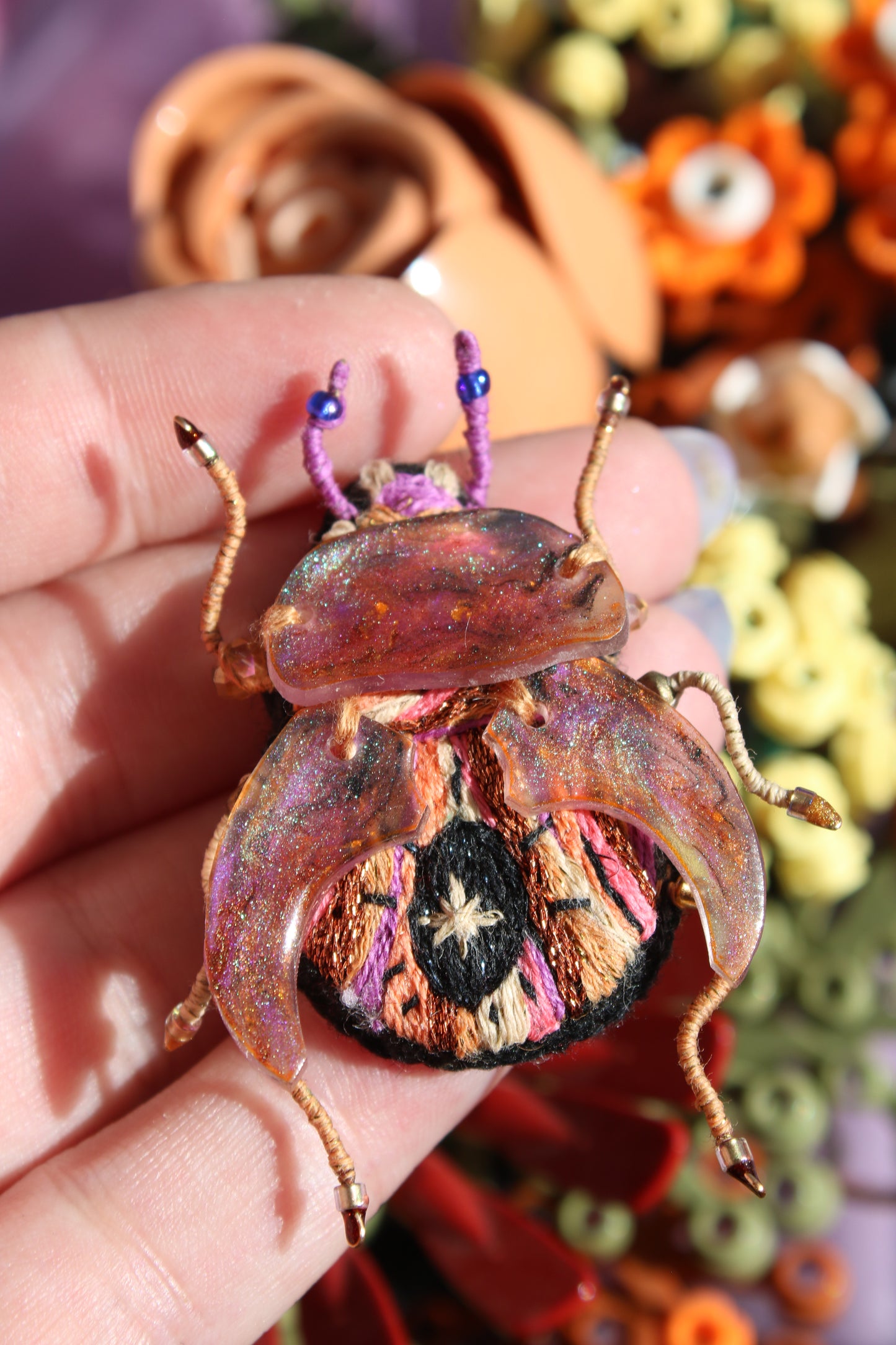 Broche scarabée " Gold Marble"