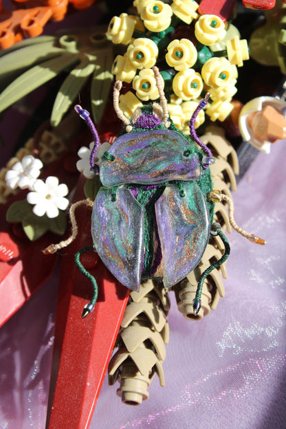 Broche scarabée "Green Marble"