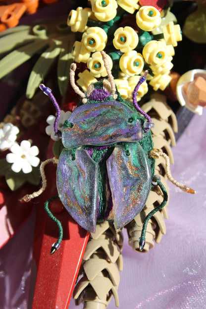 Broche scarabée "Green Marble"