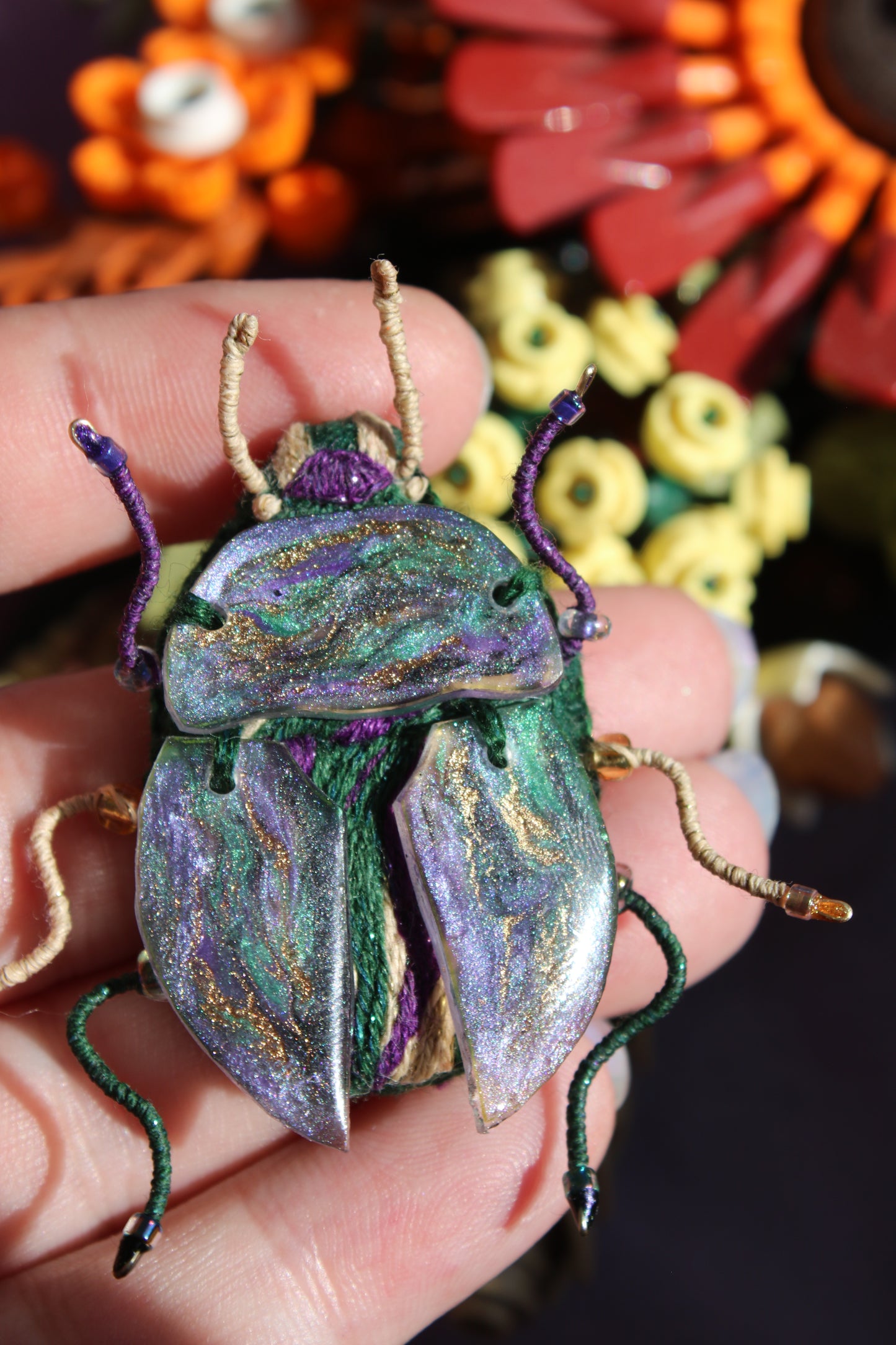 Broche scarabée "Green Marble"