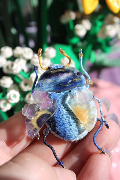 Broche scarabée "Moon&Sun"