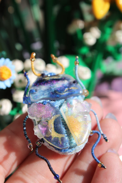 Broche scarabée "Moon&Sun"