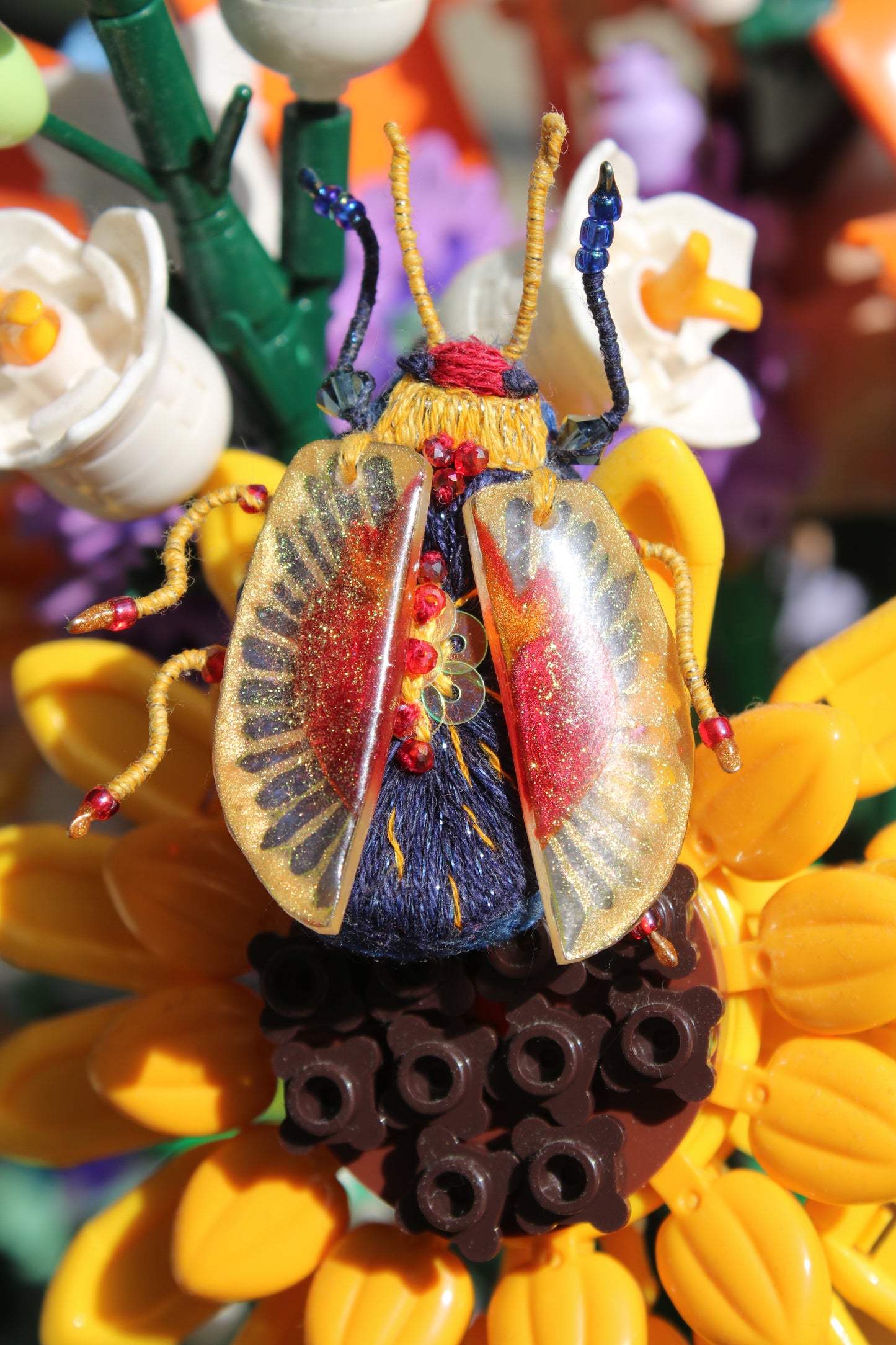 Broche scarabée " Coeur Sacré"
