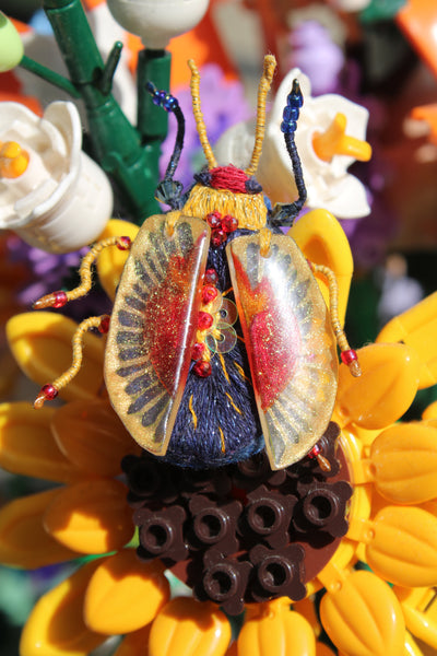 Broche scarabée " Coeur Sacré"