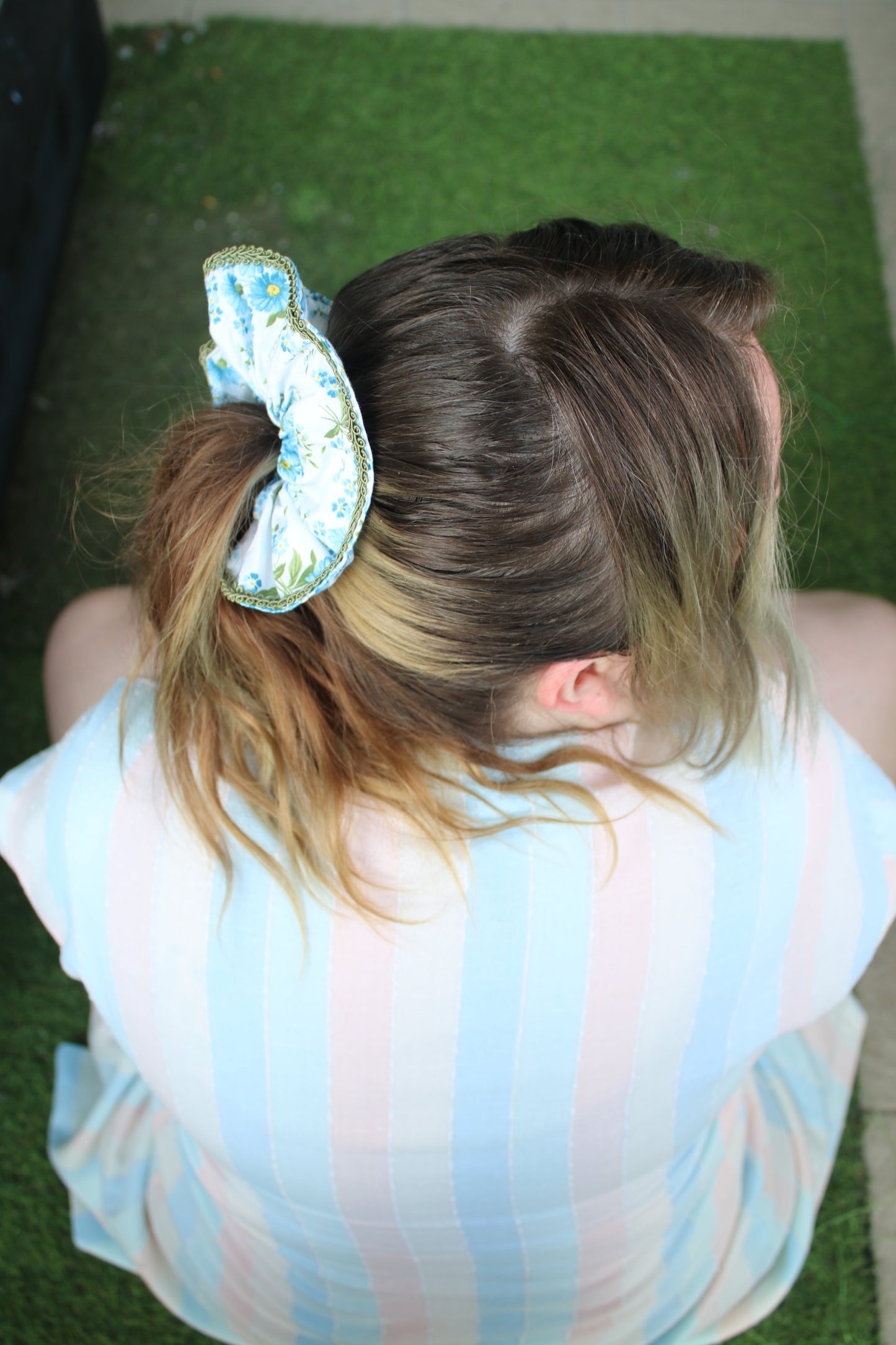 Chouchou fleur bleu