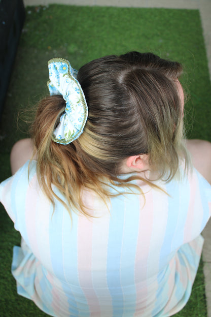 Chouchou fleur bleu