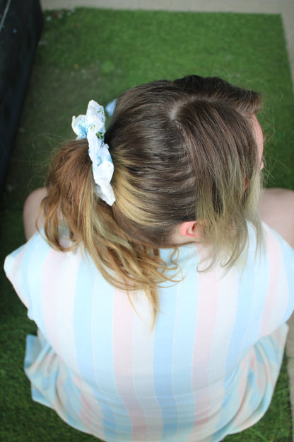 Chouchou froufrou bleu