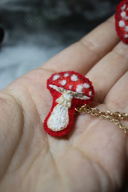 Bijou de col "moss's cutes"