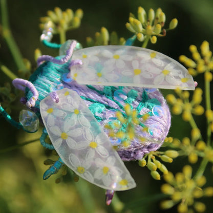 Broche scarabée " Daisy pearl"