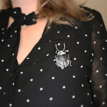 Broche scarabée " Scaraskull"