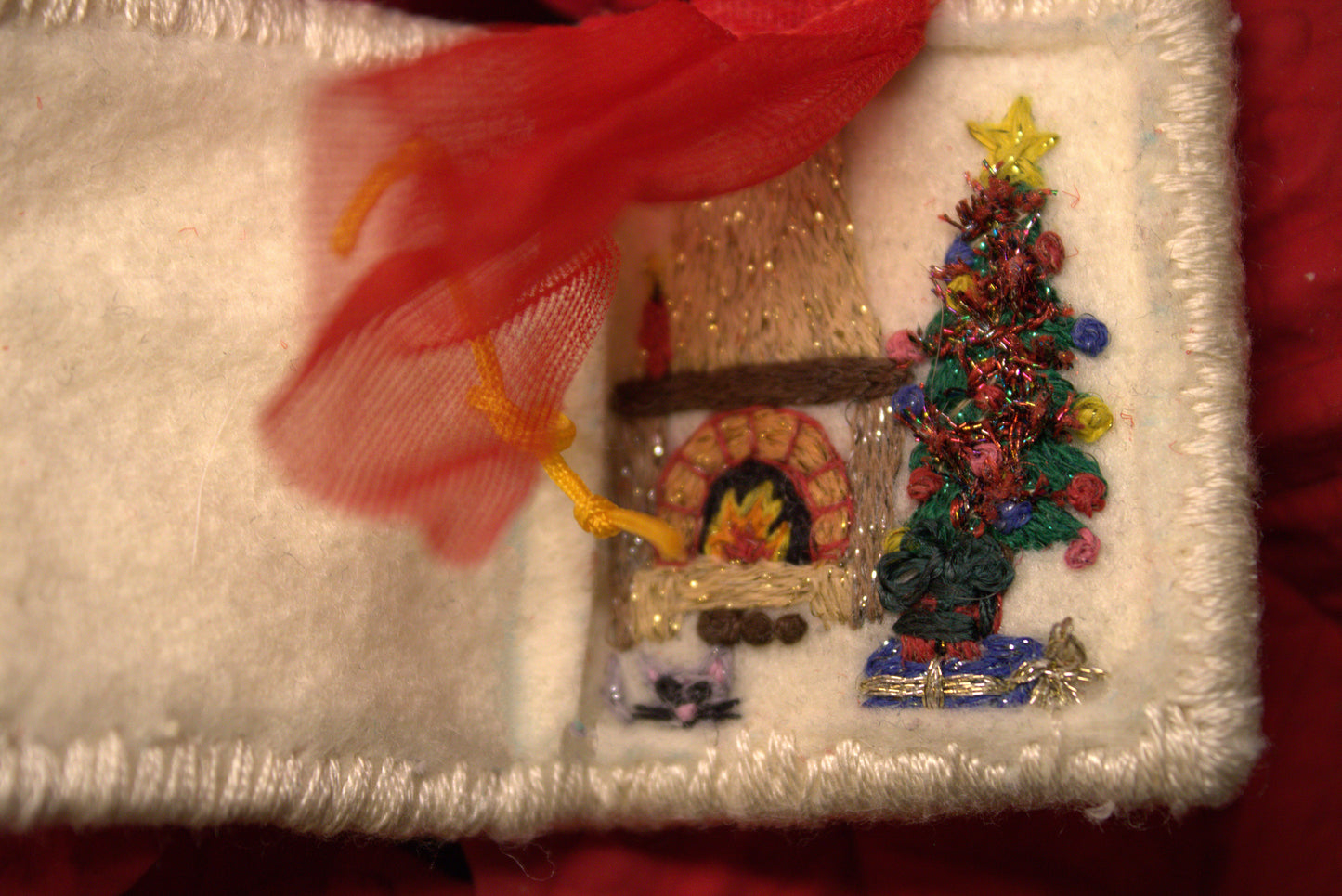 Pin's brodé "Fireplace"