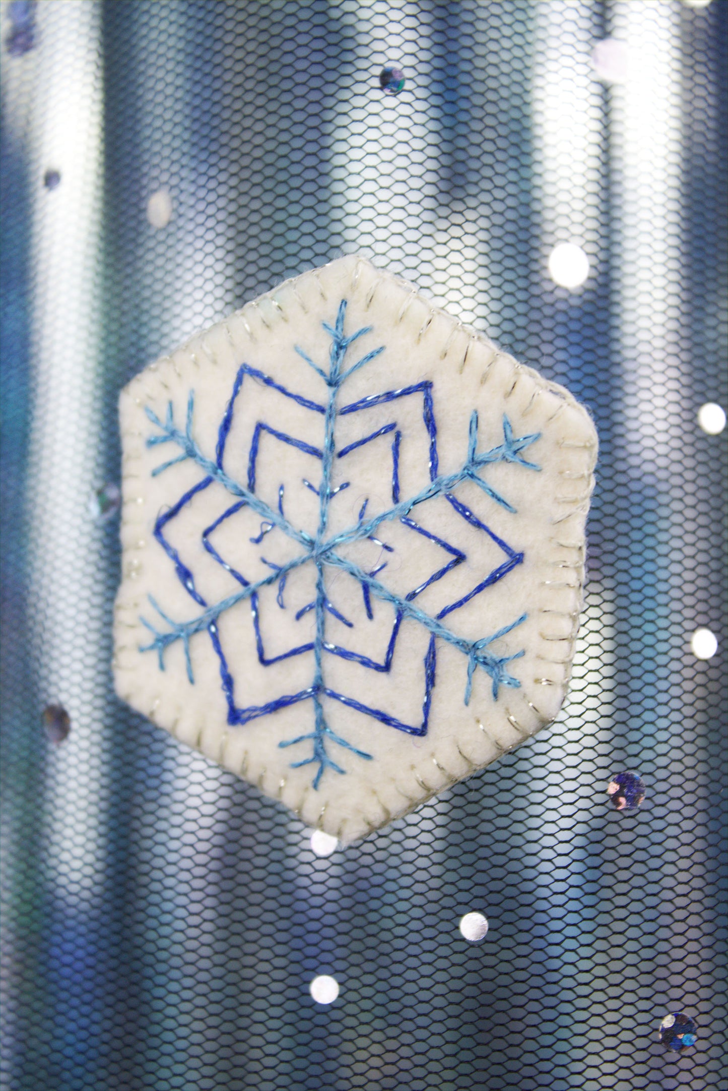Pin's brodé " Sparkly Snowflake "