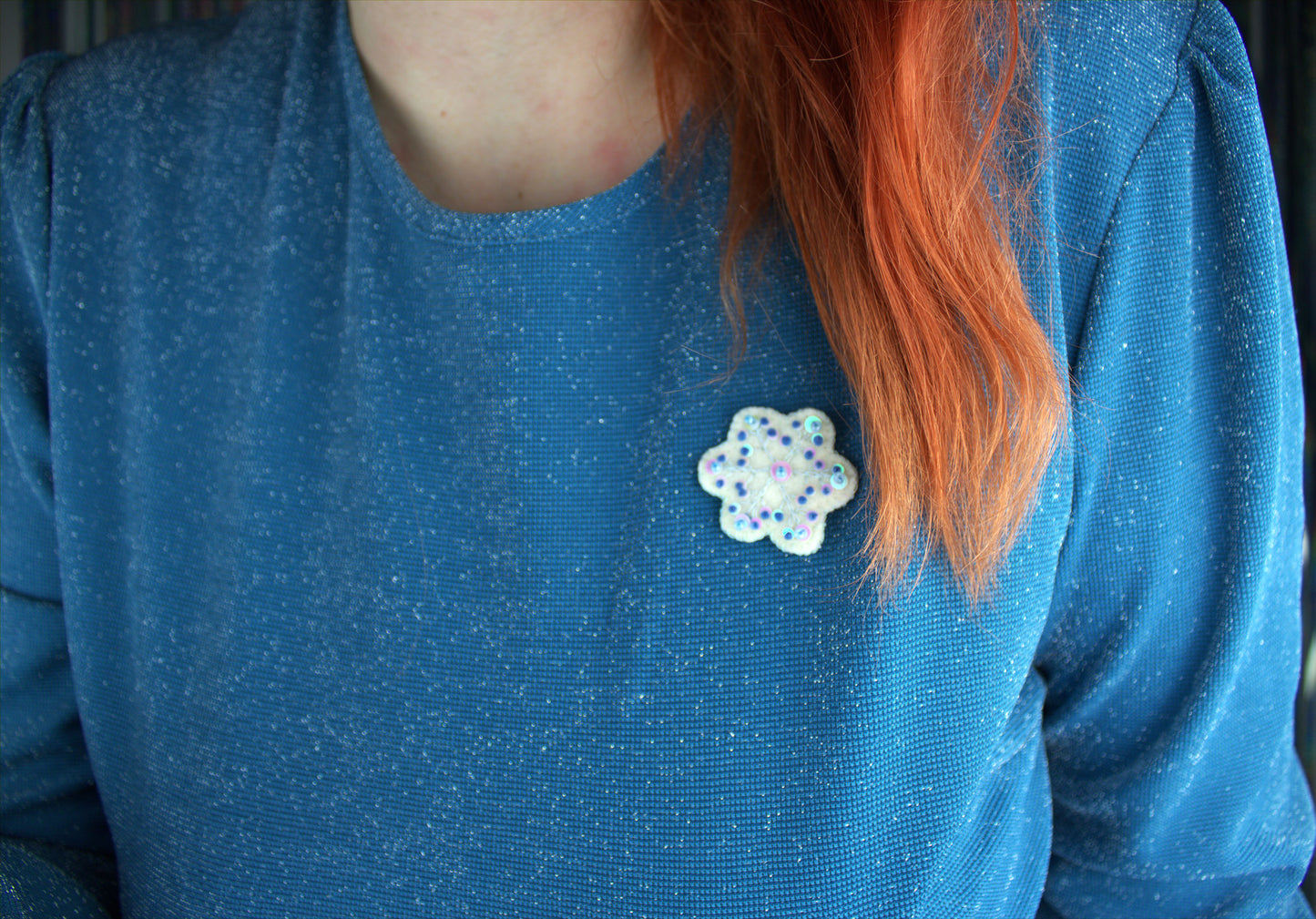 Pin's brodé " Pinky Snowflake"
