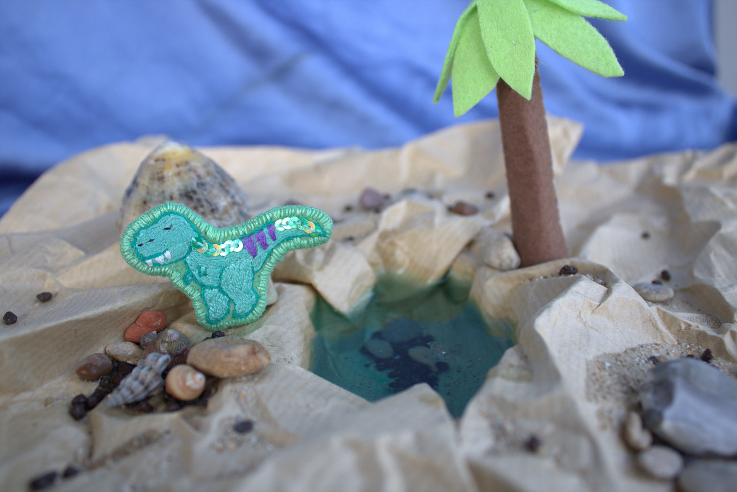 Pin's Trop mignon- rex"